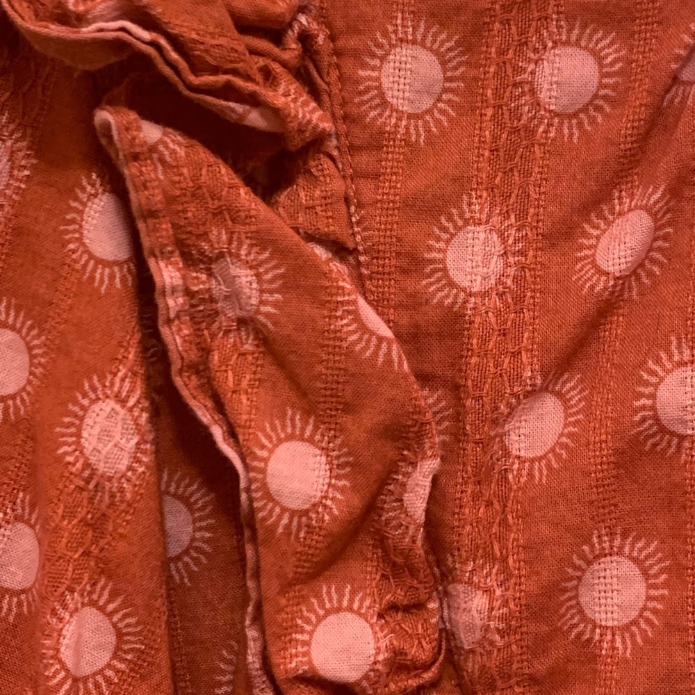 Sun Print Ruffled Top - Picture 2 of 2